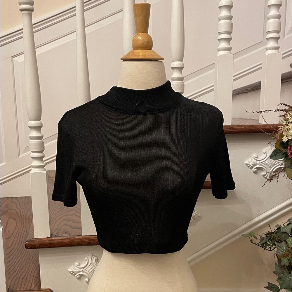Sleek Black Short Sleeve Women's Top
